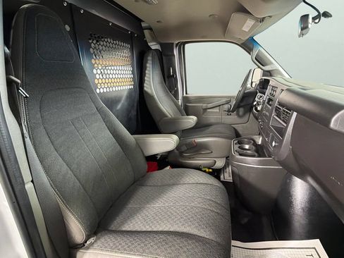 Used 2025 Chevrolet Express 2500 w/ Driver Convenience Package RWD image 31