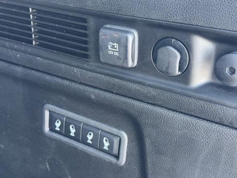 Used 2024 Jeep Wagoneer L Base image 44