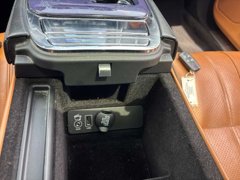 Used 2013 Jaguar XJ AWD image 30