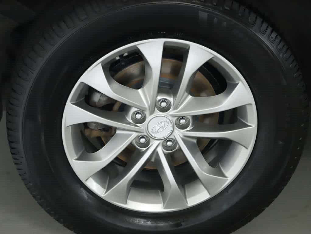 Used 2020 Hyundai Santa Fe SE FWD image 12