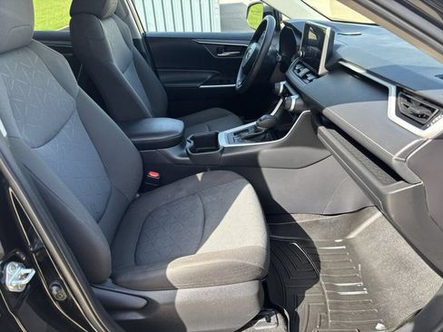 Used 2023 Toyota RAV4 XLE FWD image 13