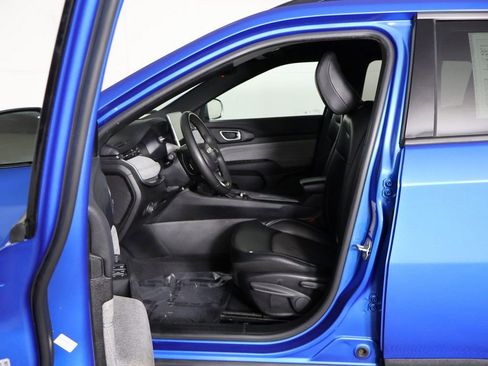 Used 2024 Jeep Compass Latitude AWD/4WD image 25