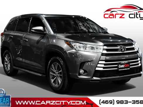 Used 2018 Toyota Highlander XLE FWD image 1