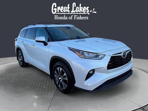 Used 2022 Toyota Highlander XLE image 7