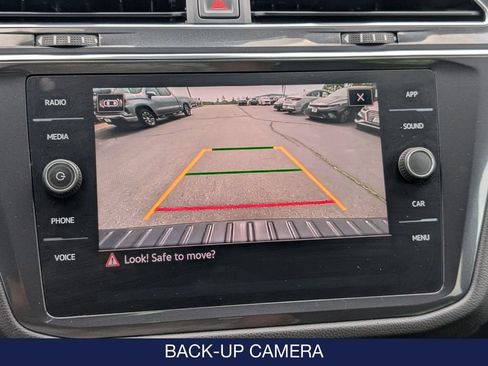 Certified 2023 Volkswagen Tiguan SE R-Line AWD/4WD image 26