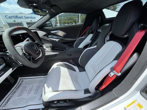 Used 2023 Chevrolet Corvette Stingray Premium Conv w/ Z51 Performance Package image 4