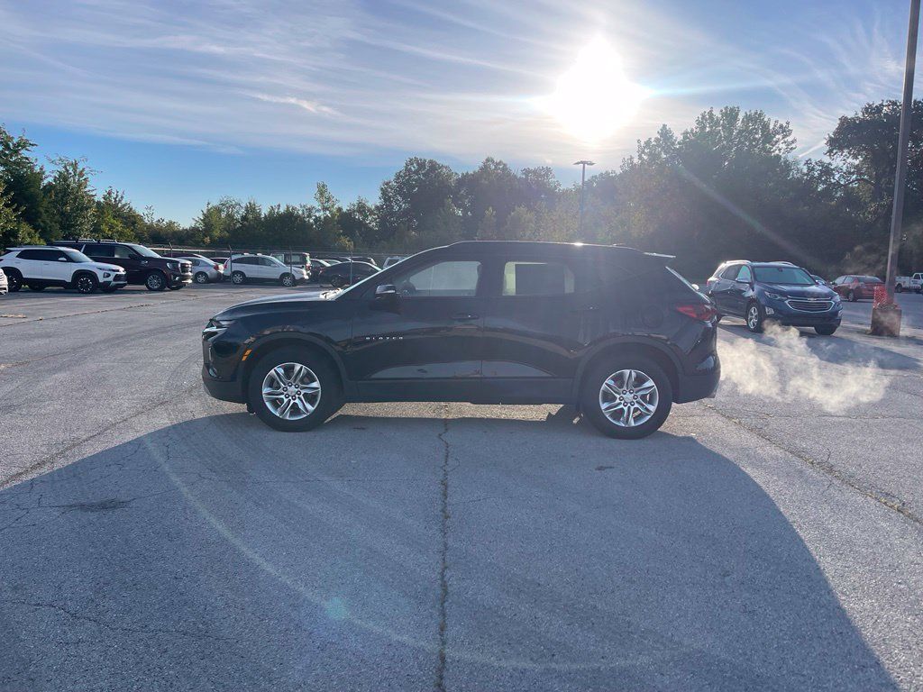 Used 2020 Chevrolet Blazer LT FWD image 2
