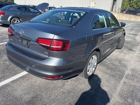 Used 2017 Volkswagen Jetta S FWD image 4