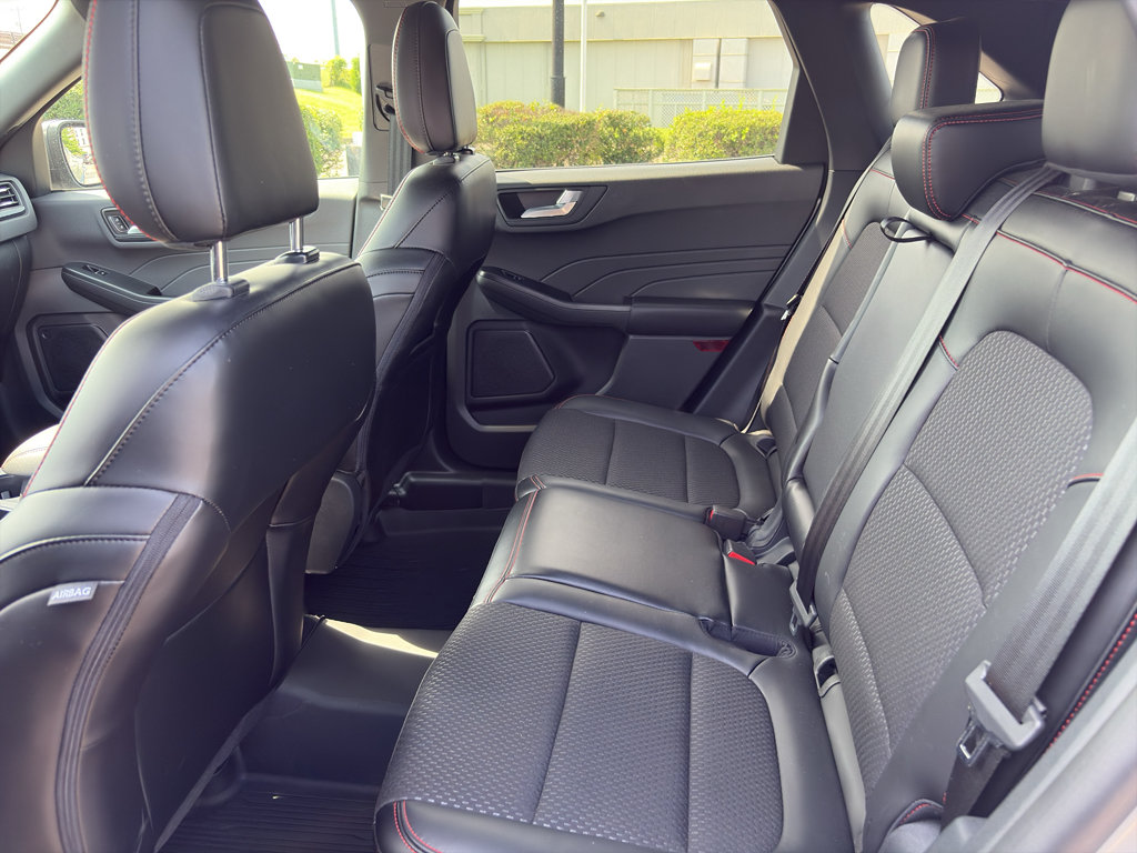 Used 2024 Ford Escape ST-Line w/ Tech Pack #1 AWD/4WD image 10