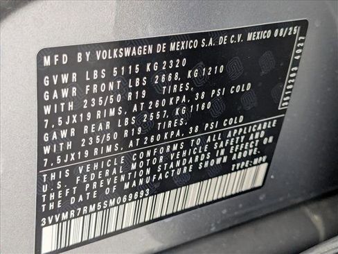 New 2025 Volkswagen Tiguan SE image 18