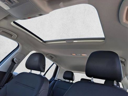 Used 2015 Volkswagen Golf S FWD image 14
