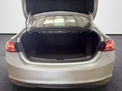 Used 2022 Chevrolet Malibu LT FWD image 23