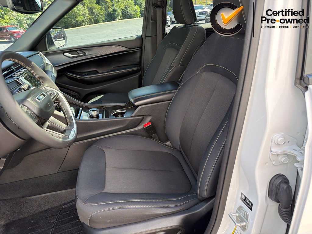 Certified 2024 Jeep Grand Cherokee Laredo X AWD/4WD image 41