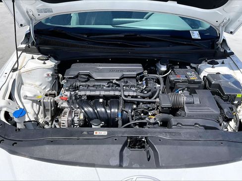Used 2024 Hyundai Elantra SEL FWD image 9