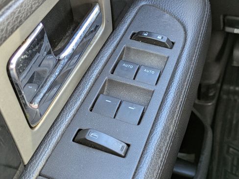 Used 2012 Ford F150 Platinum image 20