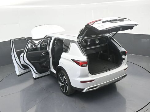 Used 2022 Mitsubishi Outlander SE image 72