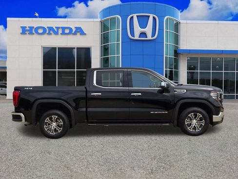 Used 2024 GMC Sierra 1500 SLT AWD/4WD image 2