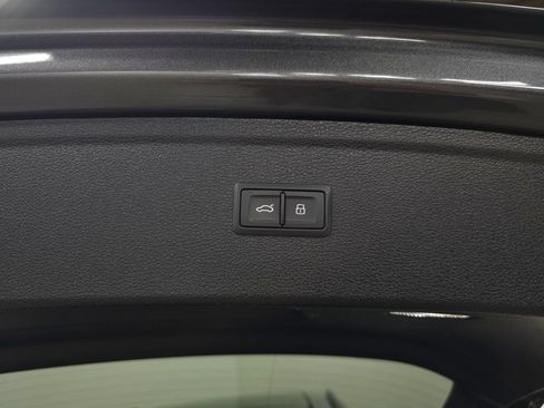 Used 2021 Audi SQ5 Prestige w/ Prestige Package AWD/4WD image 6