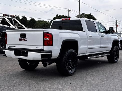 Used 2015 GMC Sierra 2500 Denali w/ Duramax Plus Package AWD/4WD image 4