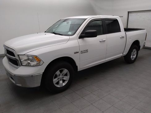 Used 2018 RAM 1500 Classic SLT AWD/4WD image 2