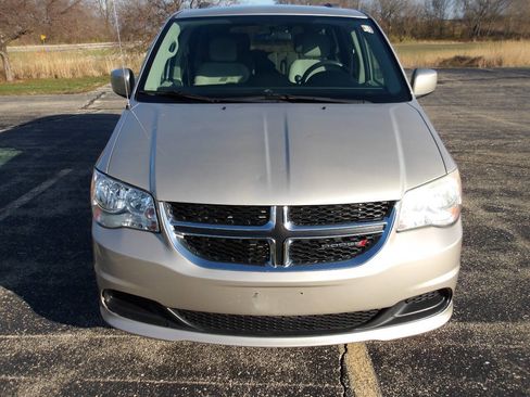 Used 2013 Dodge Grand Caravan SXT w/ Entertainment Group 1 image 3
