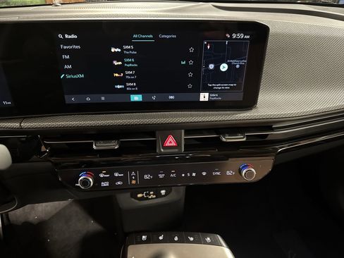 New 2025 Kia EV6 Wind image 23