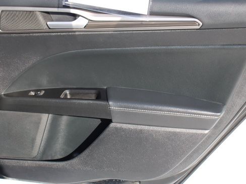 Used 2018 Ford Fusion Energi SE image 16