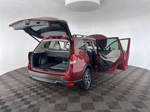Used 2022 Subaru Forester Premium image 12