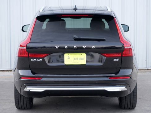 Used 2023 Volvo XC60 B5 Ultimate w/ Climate Package image 50