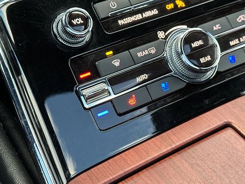 Used 2022 Lincoln Navigator Reserve image 30