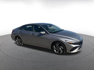 Used 2025 Hyundai Elantra SEL video 2