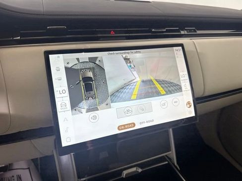 New 2025 Land Rover Range Rover SE image 31