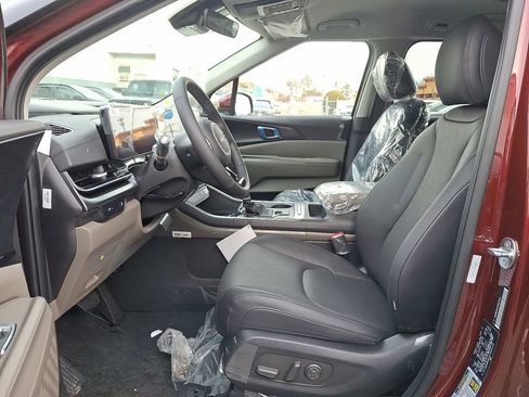 New 2026 Kia Carnival FWD image 9