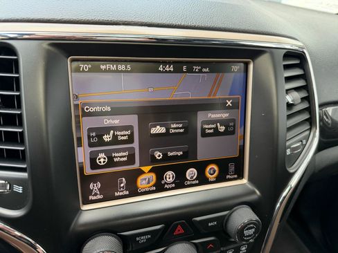 Used 2016 Jeep Grand Cherokee Laredo 75th Anniversary AWD/4WD image 18
