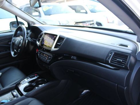 Used 2018 Honda Pilot Touring image 24