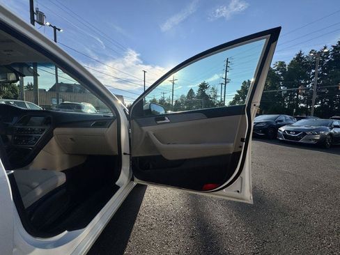 Used 2017 Hyundai Sonata SE FWD image 19