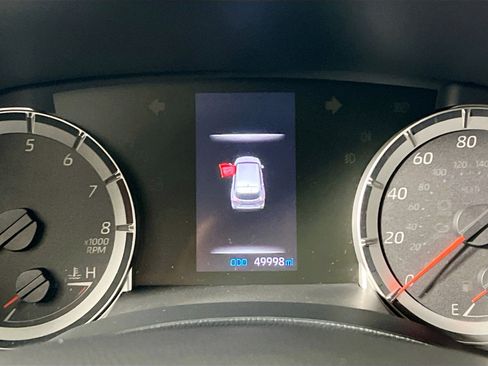 Used 2021 Toyota Highlander LE image 23