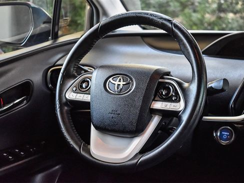 Used 2018 Toyota Prius Prime Premium image 14