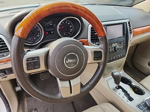 Used 2012 Jeep Grand Cherokee Overland AWD/4WD image 9