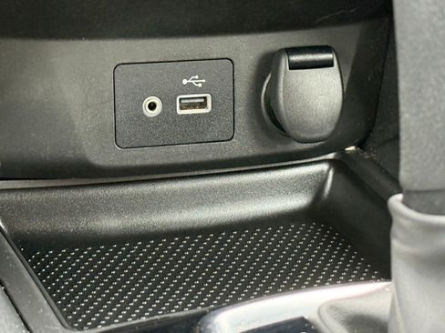 Used 2018 Nissan Rogue SV AWD/4WD image 23