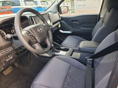 New 2025 Nissan Frontier SV w/ SV Convenience Package image 7