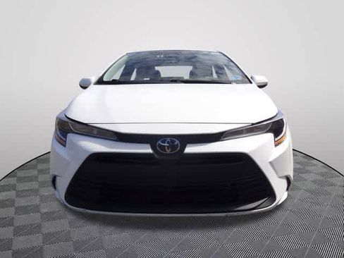 Used 2023 Toyota Corolla LE image 5