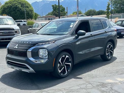 Used 2025 Mitsubishi Outlander 4WD Plug-In Hybrid image 9