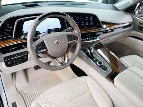 Used 2024 Cadillac Escalade ESV Sport Platinum w/ LPO, ONYX Package AWD/4WD image 16