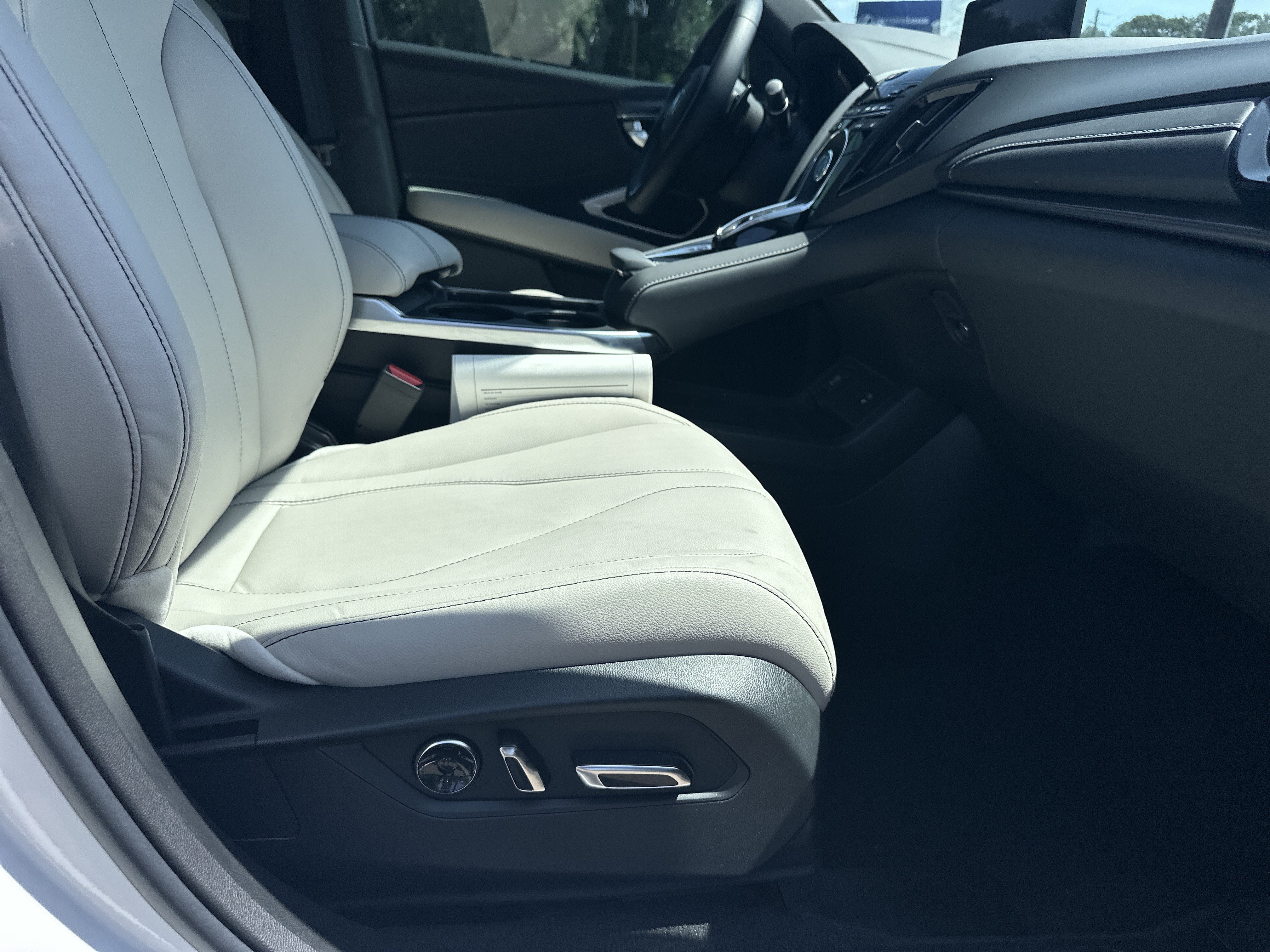 Certified 2025 Acura RDX SH-AWD image 15