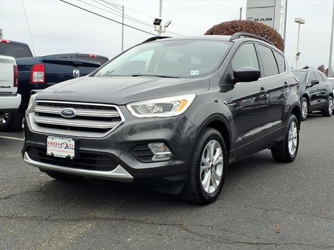 Used 2019 Ford Escape SEL image 3