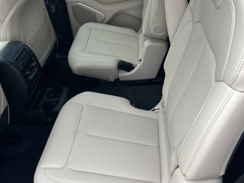 New 2026 Jeep Grand Cherokee L Limited w/ Luxury Tech Group II AWD/4WD image 13