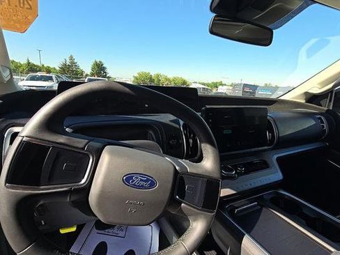 Used 2025 Ford Expedition Max Active AWD/4WD image 13