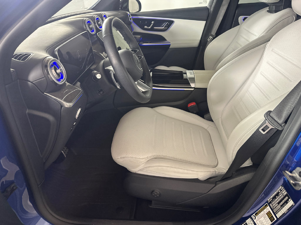 Used 2026 Mercedes-Benz GLC 300 4MATIC image 3