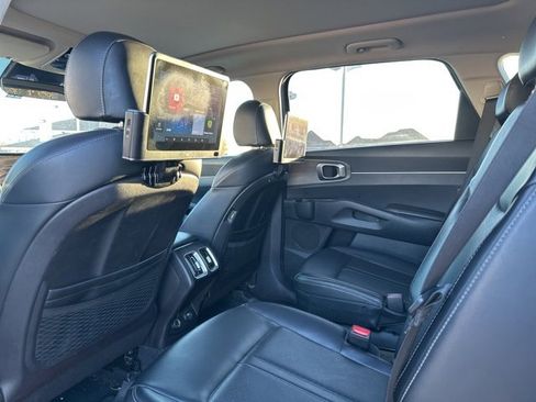 Certified 2022 Kia Sorento X-Line EX image 11